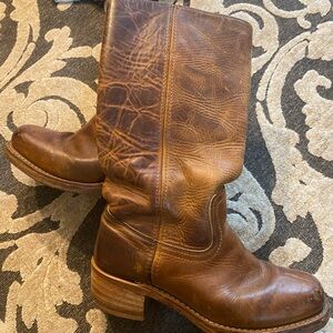Frye Boots
Size 8 women
In great condition!
